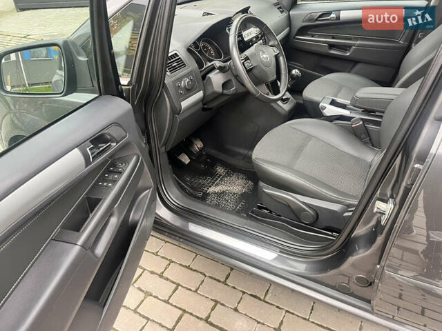 Опель Зафира 2012 в Луцке на Automoto.ua Серый Опель Зафира, объемом двигателя 1.7 л и пробегом 242 тыс. км за 8600 $, фото 16 на Automoto.ua