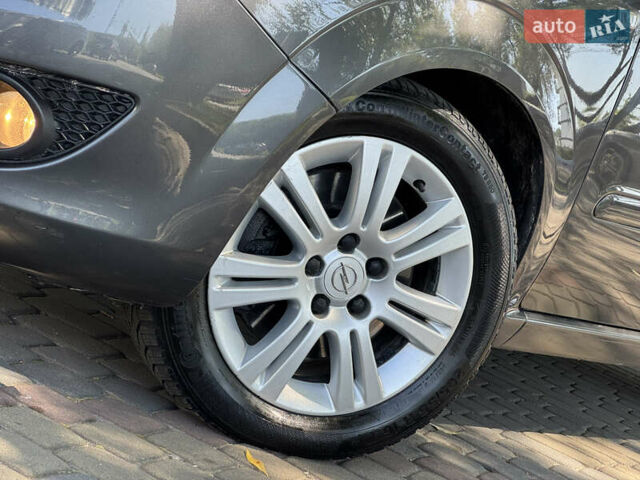 Серый Опель Зафира, объемом двигателя 1.7 л и пробегом 256 тыс. км за 7899 $, фото 17 на Automoto.ua