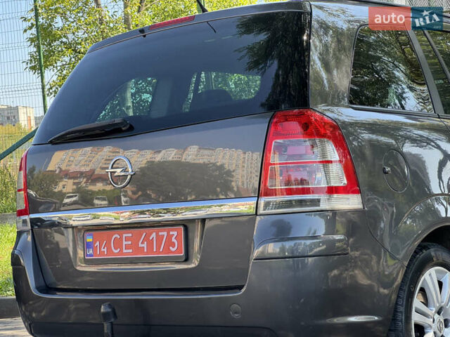 Серый Опель Зафира, объемом двигателя 1.7 л и пробегом 256 тыс. км за 7899 $, фото 27 на Automoto.ua