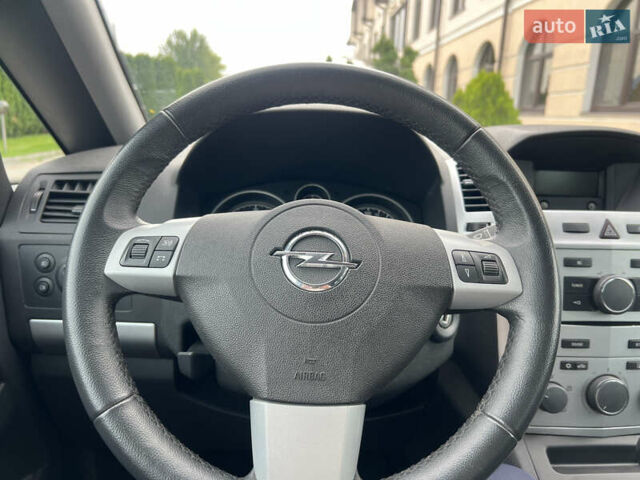 Серый Опель Зафира, объемом двигателя 1.7 л и пробегом 184 тыс. км за 7990 $, фото 42 на Automoto.ua