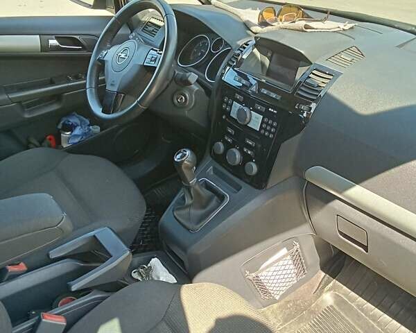 Серый Опель Зафира, объемом двигателя 1.7 л и пробегом 227 тыс. км за 7750 $, фото 10 на Automoto.ua