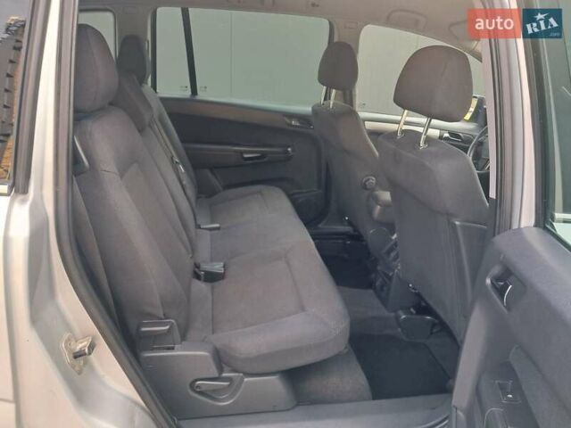 Опель Зафира 2012 в Могилев-Подольском на Automoto.ua Серый Опель Зафира, объемом двигателя 1.8 л и пробегом 259 тыс. км за 7800 $, фото 82 на Automoto.ua