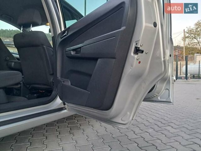 Опель Зафира 2012 в Могилев-Подольском на Automoto.ua Серый Опель Зафира, объемом двигателя 1.8 л и пробегом 259 тыс. км за 7800 $, фото 64 на Automoto.ua