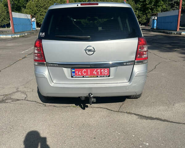 Опель Зафіра 2012 у Львові на Automoto.ua Сірий Опель Зафіра, об'ємом двигуна 1.7 л та пробігом 217 тис. км за 7200 $, фото 4 на Automoto.ua