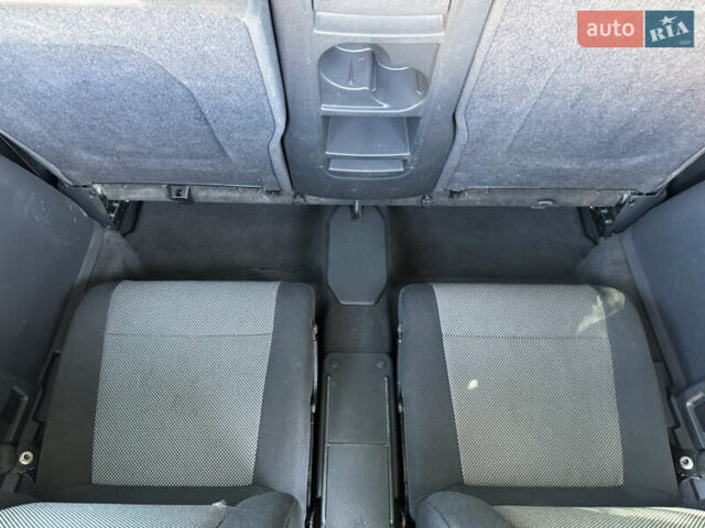 Серый Опель Зафира, объемом двигателя 1.7 л и пробегом 256 тыс. км за 7899 $, фото 46 на Automoto.ua