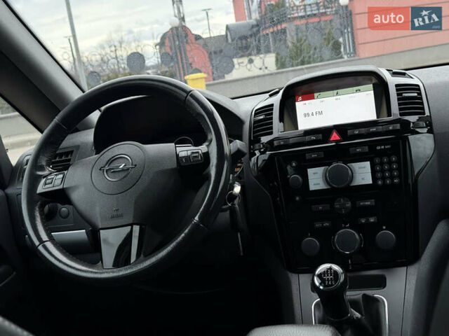 Серый Опель Зафира, объемом двигателя 1.7 л и пробегом 192 тыс. км за 7890 $, фото 21 на Automoto.ua