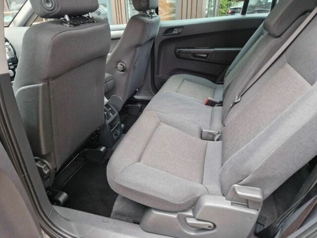 Сірий Опель Зафіра, об'ємом двигуна 1.8 л та пробігом 153 тис. км за 4800 $, фото 21 на Automoto.ua