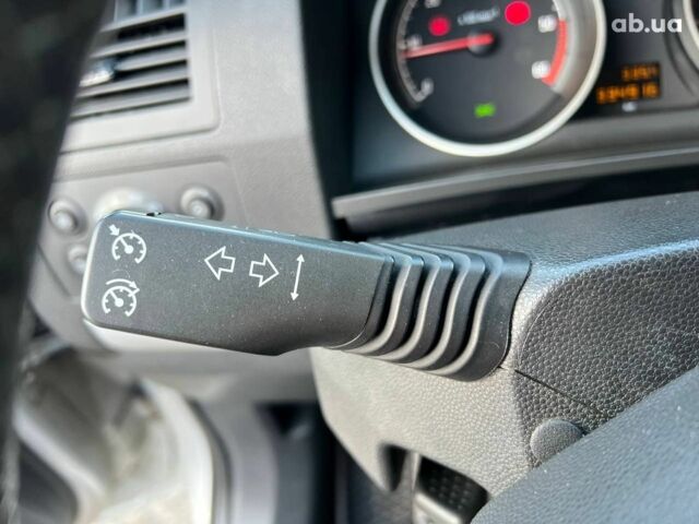 Серый Опель Зафира, объемом двигателя 1.7 л и пробегом 335 тыс. км за 7690 $, фото 26 на Automoto.ua