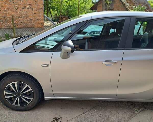 Серый Опель Зафира, объемом двигателя 1.96 л и пробегом 229 тыс. км за 8200 $, фото 21 на Automoto.ua