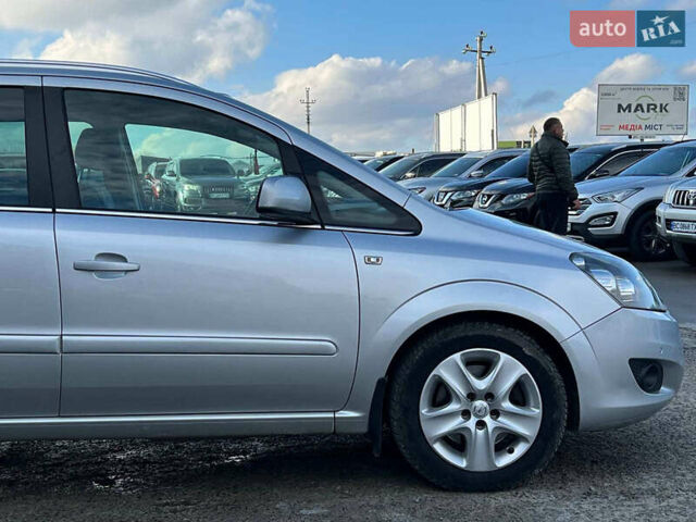 Серый Опель Зафира, объемом двигателя 1.7 л и пробегом 335 тыс. км за 7690 $, фото 10 на Automoto.ua