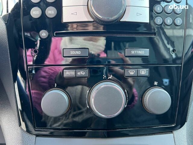 Серый Опель Зафира, объемом двигателя 1.7 л и пробегом 335 тыс. км за 7690 $, фото 30 на Automoto.ua