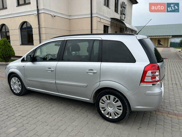 Серый Опель Зафира, объемом двигателя 1.7 л и пробегом 184 тыс. км за 7990 $, фото 13 на Automoto.ua