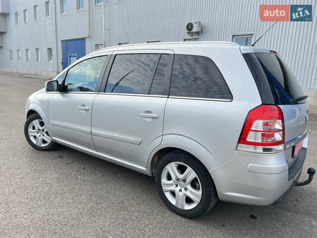 Серый Опель Зафира, объемом двигателя 1.6 л и пробегом 142 тыс. км за 7150 $, фото 16 на Automoto.ua