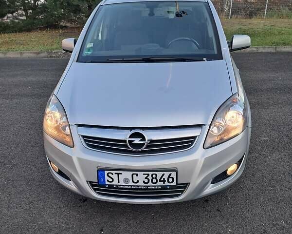 Серый Опель Зафира, объемом двигателя 1.6 л и пробегом 202 тыс. км за 6300 $, фото 10 на Automoto.ua
