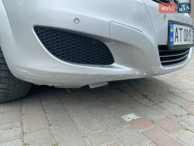 Серый Опель Зафира, объемом двигателя 1.69 л и пробегом 257 тыс. км за 6200 $, фото 23 на Automoto.ua