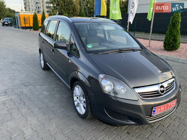 Серый Опель Зафира, объемом двигателя 1.6 л и пробегом 188 тыс. км за 7900 $, фото 23 на Automoto.ua