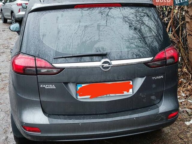 Серый Опель Зафира, объемом двигателя 1.4 л и пробегом 127 тыс. км за 8800 $, фото 5 на Automoto.ua