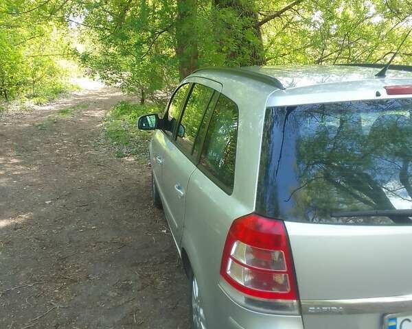 Серый Опель Зафира, объемом двигателя 1.8 л и пробегом 174 тыс. км за 7200 $, фото 5 на Automoto.ua