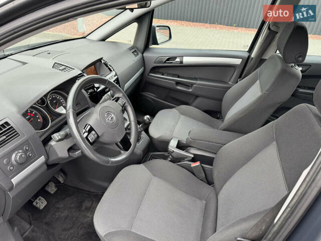 Сірий Опель Зафіра, об'ємом двигуна 1.6 л та пробігом 214 тис. км за 7700 $, фото 31 на Automoto.ua