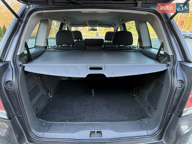 Серый Опель Зафира, объемом двигателя 1.8 л и пробегом 170 тыс. км за 7200 $, фото 10 на Automoto.ua