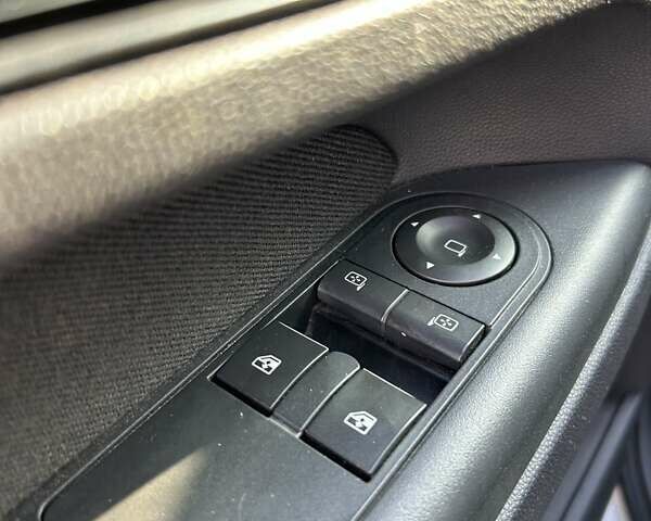 Сірий Опель Зафіра, об'ємом двигуна 1.6 л та пробігом 173 тис. км за 8300 $, фото 23 на Automoto.ua