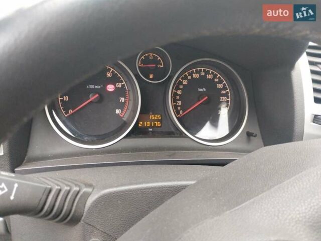 Серый Опель Зафира, объемом двигателя 1.6 л и пробегом 213 тыс. км за 8700 $, фото 5 на Automoto.ua