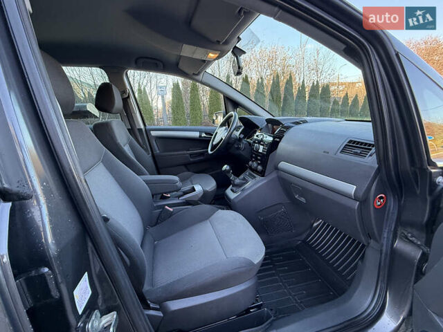 Серый Опель Зафира, объемом двигателя 1.8 л и пробегом 170 тыс. км за 7200 $, фото 8 на Automoto.ua