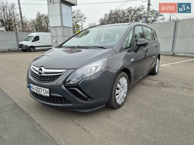 Серый Опель Зафира, объемом двигателя 1.96 л и пробегом 224 тыс. км за 10500 $, фото 10 на Automoto.ua