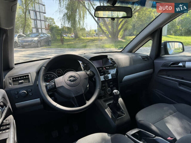 Серый Опель Зафира, объемом двигателя 1.7 л и пробегом 256 тыс. км за 7899 $, фото 35 на Automoto.ua