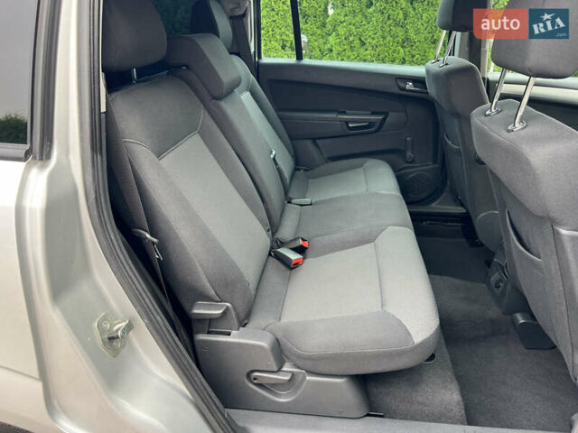 Серый Опель Зафира, объемом двигателя 1.7 л и пробегом 184 тыс. км за 7990 $, фото 28 на Automoto.ua