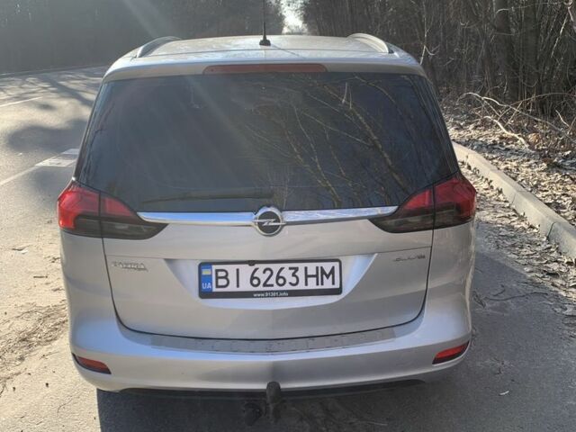 Серый Опель Зафира, объемом двигателя 2 л и пробегом 205 тыс. км за 9500 $, фото 7 на Automoto.ua