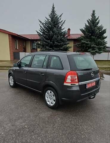 Серый Опель Зафира, объемом двигателя 1.6 л и пробегом 183 тыс. км за 7300 $, фото 6 на Automoto.ua