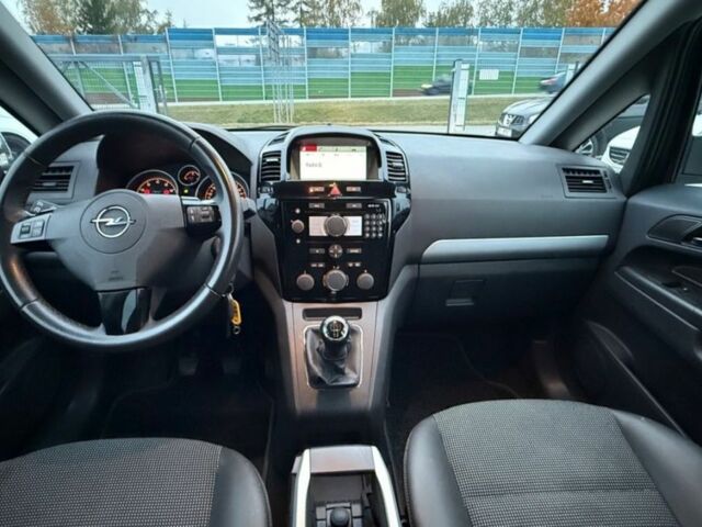 Опель Зафира 2012 в Львове на Automoto.ua Серый Опель Зафира, объемом двигателя 1.8 л и пробегом 198 тыс. км за 4200 $, фото 21 на Automoto.ua