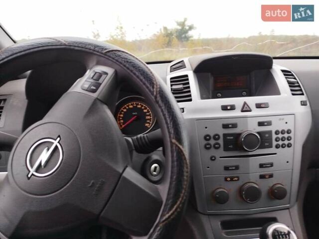 Серый Опель Зафира, объемом двигателя 1.49 л и пробегом 230 тыс. км за 6800 $, фото 9 на Automoto.ua
