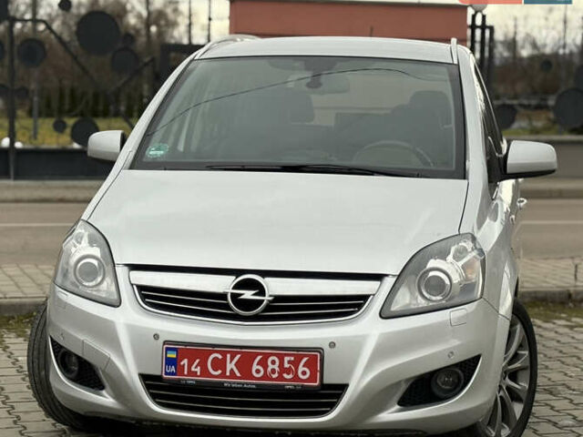 Серый Опель Зафира, объемом двигателя 1.7 л и пробегом 192 тыс. км за 7890 $, фото 2 на Automoto.ua