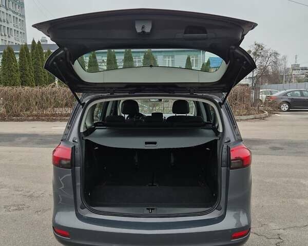 Серый Опель Зафира, объемом двигателя 1.96 л и пробегом 224 тыс. км за 10500 $, фото 15 на Automoto.ua