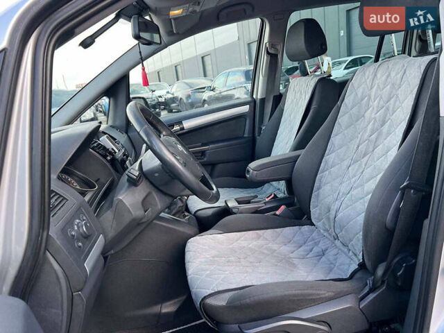 Серый Опель Зафира, объемом двигателя 1.7 л и пробегом 335 тыс. км за 7690 $, фото 17 на Automoto.ua