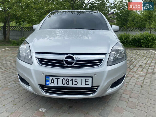 Серый Опель Зафира, объемом двигателя 1.69 л и пробегом 257 тыс. км за 6200 $, фото 20 на Automoto.ua