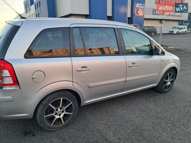 Серый Опель Зафира, объемом двигателя 1.6 л и пробегом 202 тыс. км за 6300 $, фото 13 на Automoto.ua