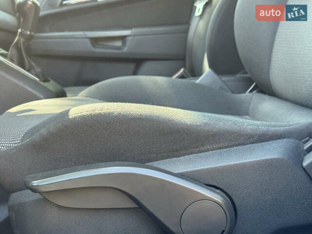 Серый Опель Зафира, объемом двигателя 1.7 л и пробегом 256 тыс. км за 7899 $, фото 32 на Automoto.ua