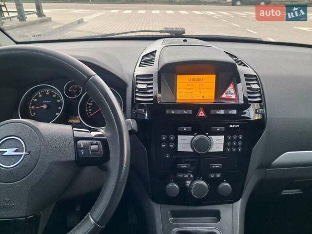 Опель Зафира 2012 в Могилев-Подольском на Automoto.ua Серый Опель Зафира, объемом двигателя 1.8 л и пробегом 259 тыс. км за 7800 $, фото 11 на Automoto.ua