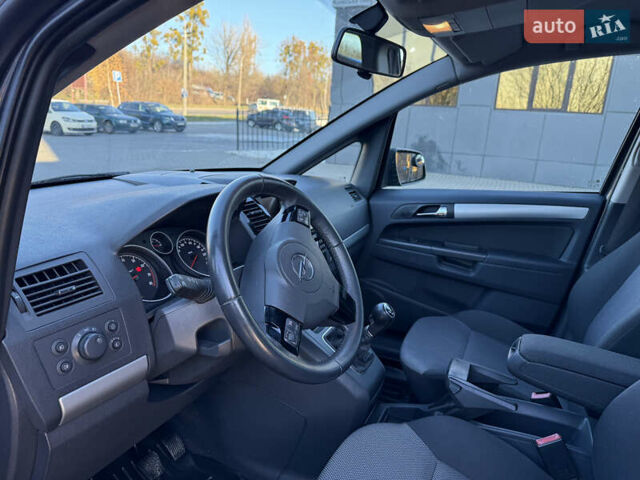 Серый Опель Зафира, объемом двигателя 1.8 л и пробегом 170 тыс. км за 7200 $, фото 22 на Automoto.ua