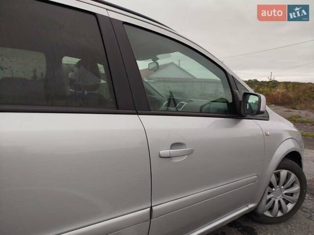 Сірий Опель Зафіра, об'ємом двигуна 1.6 л та пробігом 230 тис. км за 6500 $, фото 3 на Automoto.ua