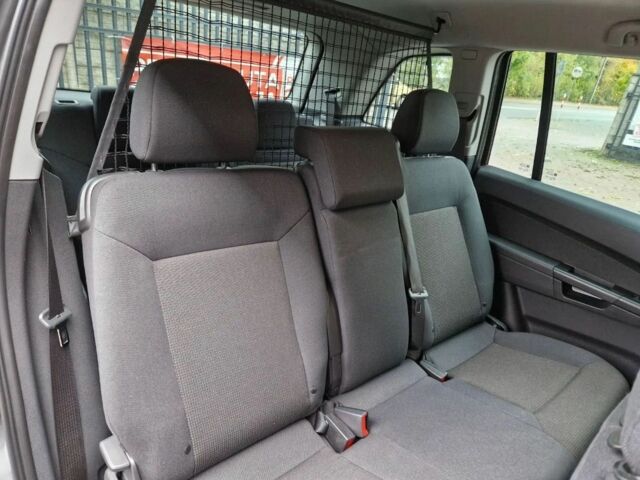 Сірий Опель Зафіра, об'ємом двигуна 1.8 л та пробігом 153 тис. км за 4800 $, фото 23 на Automoto.ua