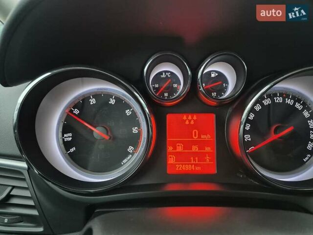 Серый Опель Зафира, объемом двигателя 1.96 л и пробегом 224 тыс. км за 10500 $, фото 2 на Automoto.ua