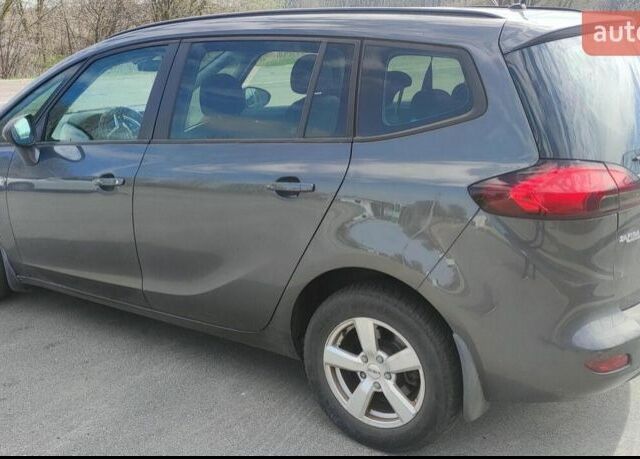 Серый Опель Зафира, объемом двигателя 1.4 л и пробегом 129 тыс. км за 8500 $, фото 1 на Automoto.ua