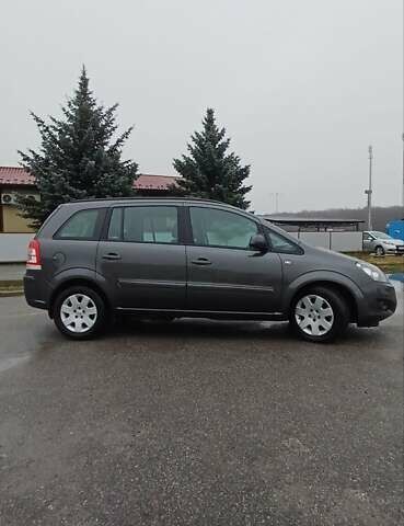 Серый Опель Зафира, объемом двигателя 1.6 л и пробегом 183 тыс. км за 7300 $, фото 10 на Automoto.ua