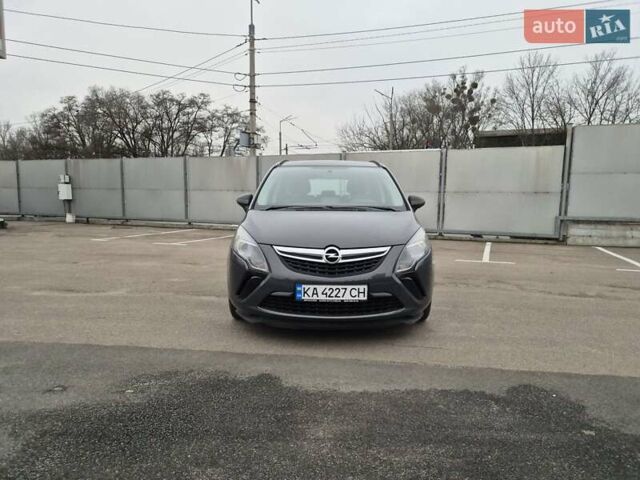 Серый Опель Зафира, объемом двигателя 1.96 л и пробегом 224 тыс. км за 10500 $, фото 9 на Automoto.ua