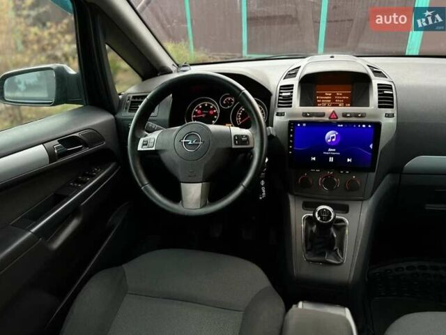 Опель Зафира 2012 в Львове на Automoto.ua Серый Опель Зафира, объемом двигателя 1.7 л и пробегом 190 тыс. км за 7500 $, фото 4 на Automoto.ua