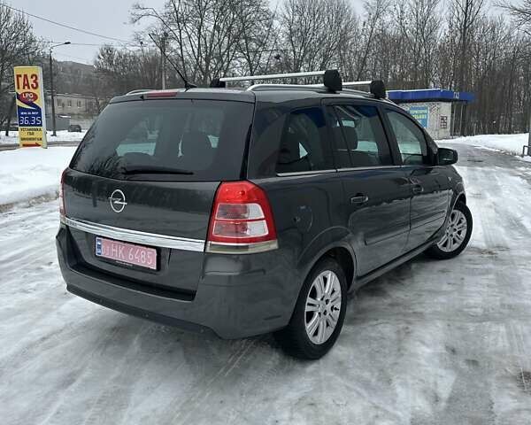 Серый Опель Зафира, объемом двигателя 1.8 л и пробегом 203 тыс. км за 8350 $, фото 4 на Automoto.ua